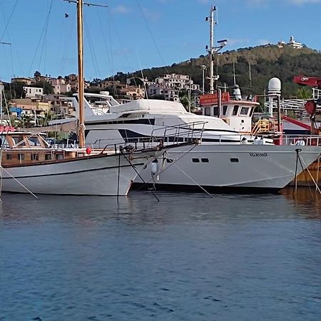 Boat & Breakfast Lucretia, Luxury Yacht Hotel Àrbatax Exterior photo