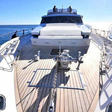 Boat & Breakfast Lucretia, Luxury Yacht Hotel Àrbatax Exterior photo