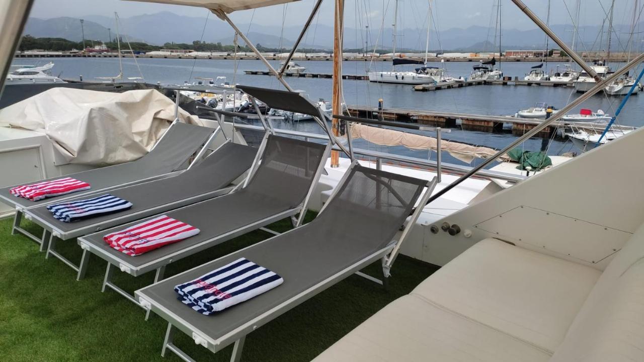 Boat & Breakfast Lucretia, Luxury Yacht Hotel Àrbatax Exterior photo