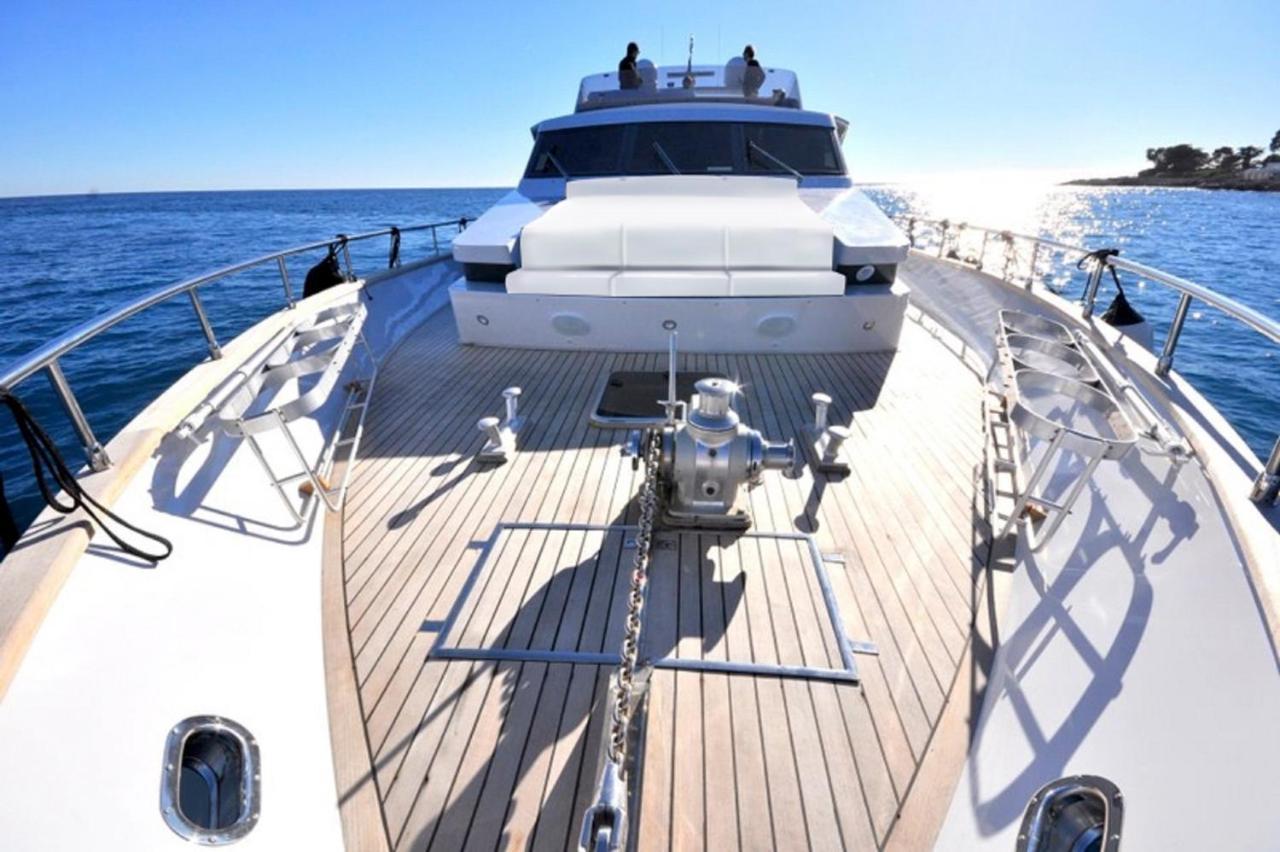 Boat & Breakfast Lucretia, Luxury Yacht Hotel Àrbatax Exterior photo